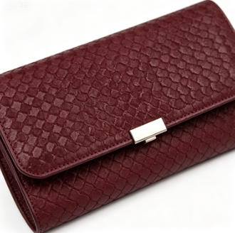 Burgundy Embossed Snake Skin Faux Leather Flap Clutch Bag, Evening Formal Handbag with Metal Lock Closure, Bulk Supply for Established Fashion Brands & Luxury Department Stores